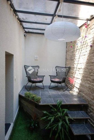 Eladó téglalakás, Budapesten, VI. kerületben 49.5 M Ft, 2 szobás