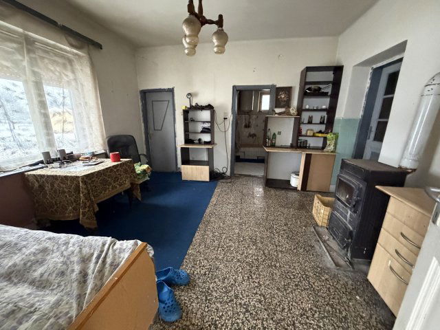 Eladó családi ház, Isaszegen 43 M Ft, 2 szobás