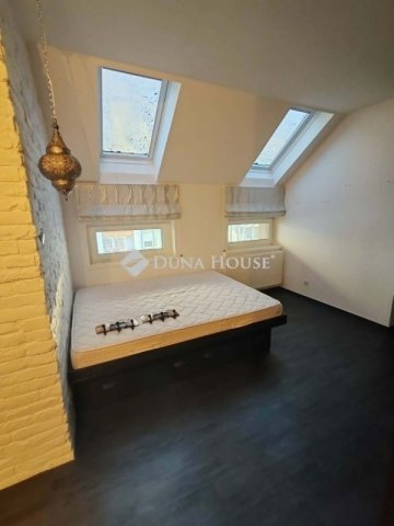 Eladó téglalakás, Kecskeméten 99 M Ft, 4 szobás