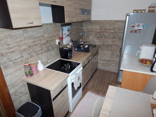 Eladó panellakás, Tatabányán 44 M Ft, 2 szobás