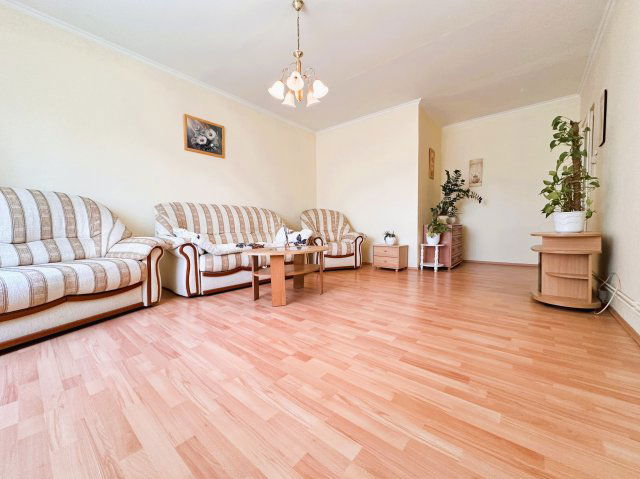 Eladó panellakás, Békéscsabán 19.5 M Ft, 1 szobás