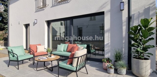 Eladó családi ház, Budaörsön 149 M Ft, 3 szobás