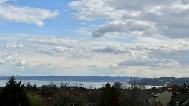 Eladó sorház, Balatonfüreden 75.8 M Ft, 5 szobás