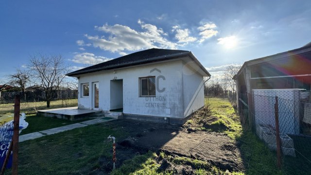 Eladó családi ház, Ráckevén 45 M Ft, 3 szobás