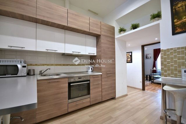 Eladó téglalakás, Budapesten, VII. kerületben 98.48 M Ft