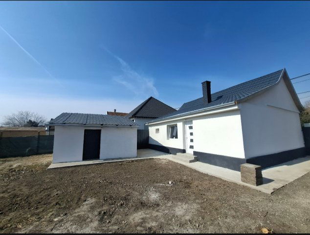 Eladó családi ház, Szolnokon 36.8 M Ft, 2 szobás