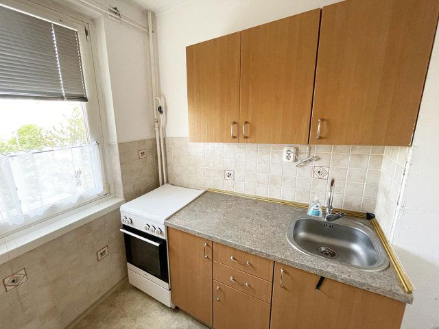 Kiadó panellakás, albérlet, Budaörsön 280 E Ft / hó, 4 szobás