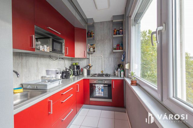 Eladó panellakás, Szegeden 49.99 M Ft, 2 szobás