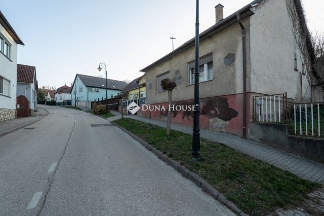 Eladó családi ház, Nyergesújfaluban 43.5 M Ft, 3 szobás