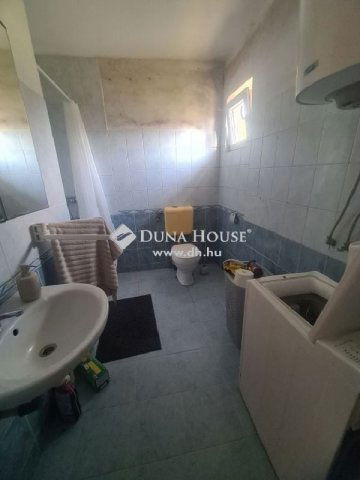 Eladó családi ház, Cserkúton 10.39 M Ft, 2 szobás