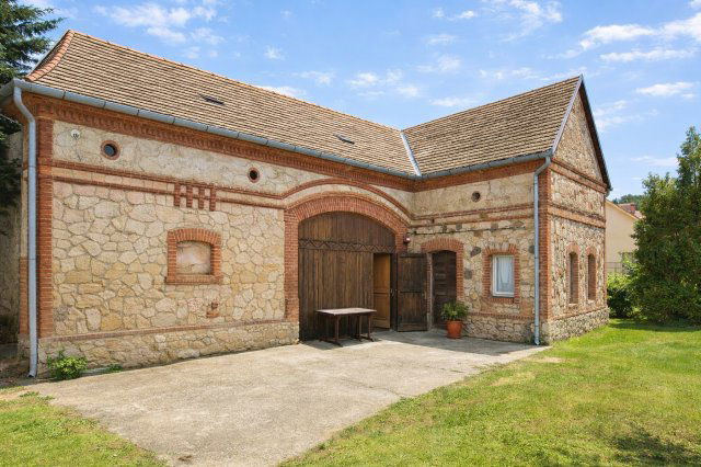 Eladó nyaraló, Orfűn 135 M Ft, 9+2 szobás / költözzbe.hu