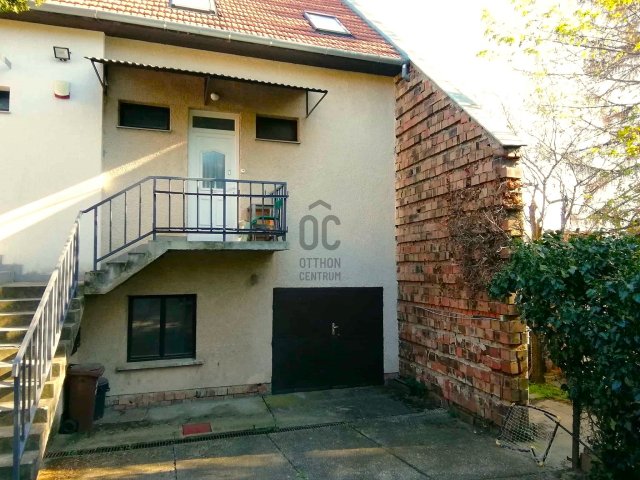 Eladó ikerház, Pécsett, Tiborc utcában 69.9 M Ft, 5 szobás