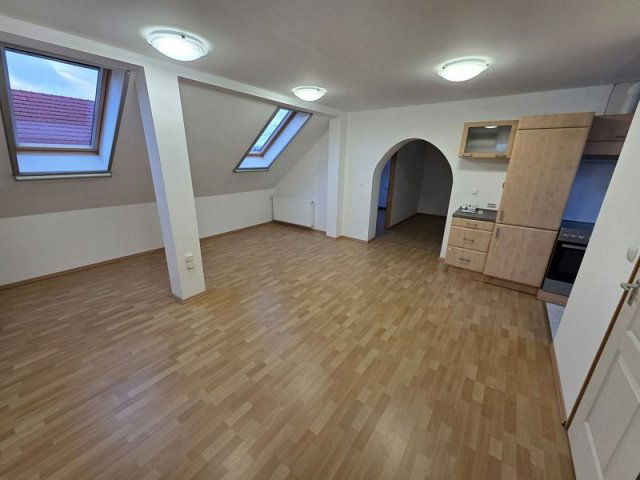 Kiadó téglalakás, albérlet, Érden 290 E Ft / hó, 4 szobás