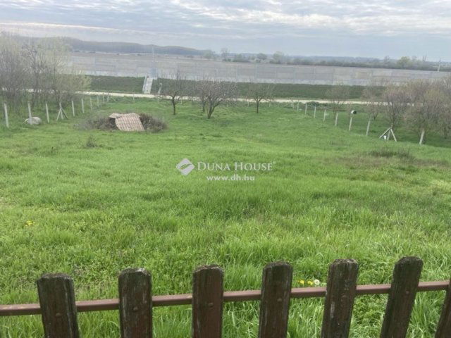 Eladó családi ház, Dunaszentgyörgyön 59.9 M Ft, 4 szobás