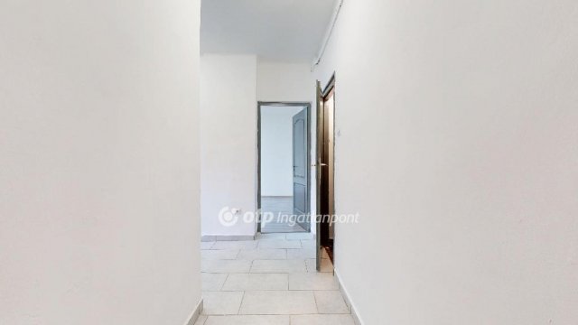 Eladó téglalakás, Kazincbarcikán 20 M Ft, 1 szobás