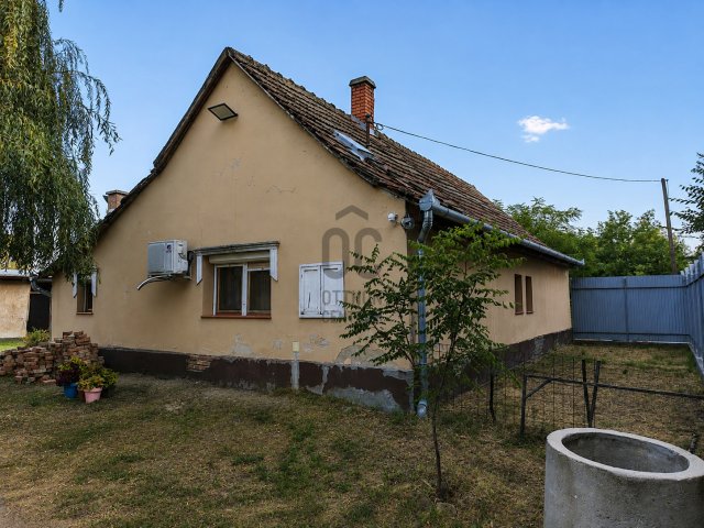 Eladó családi ház, Cegléden 29 M Ft, 4 szobás