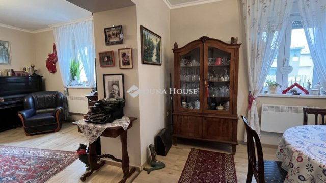Eladó családi ház, Keszthelyen 79.99 M Ft, 4 szobás