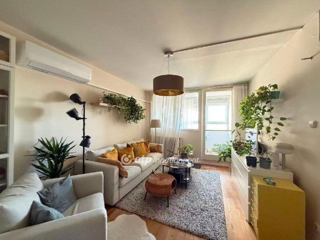 Eladó panellakás, Budapesten, III. kerületben 75 M Ft, 2 szobás