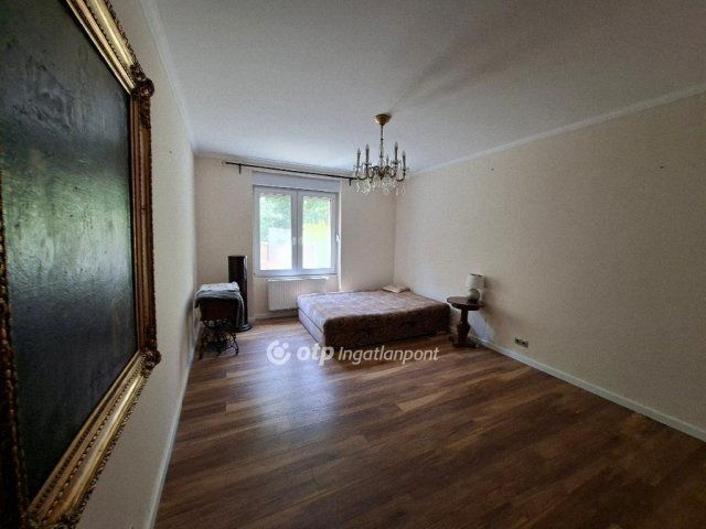 Eladó családi ház, Gödöllőn 129.9 M Ft, 4+1 szobás