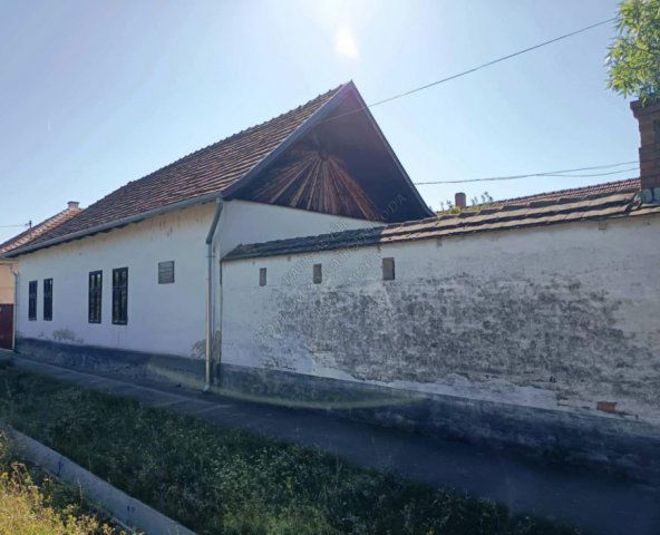Eladó családi ház, Hódmezővásárhelyen 38 M Ft, 2 szobás
