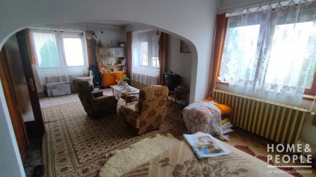 Eladó családi ház, Hódmezővásárhelyen 84 M Ft, 5+2 szobás