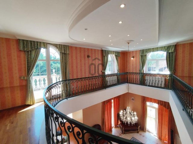 Eladó családi ház, Budapesten, XVI. kerületben 236 M Ft