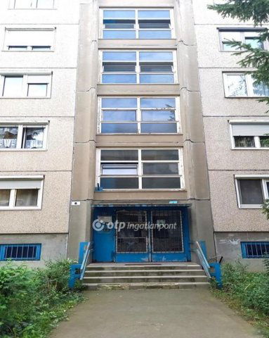 Eladó panellakás, Salgótarjánban 6.2 M Ft, 1 szobás
