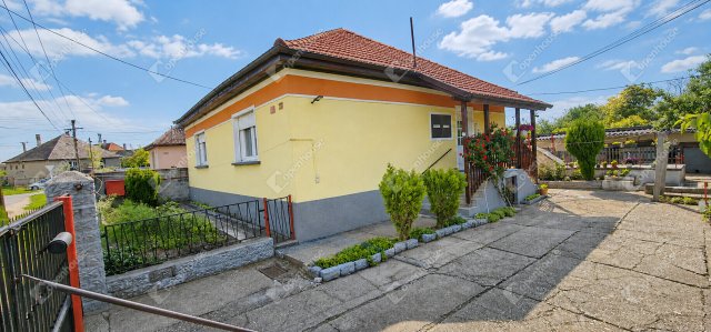 Eladó családi ház, Felsőzsolcán 36.9 M Ft, 3 szobás