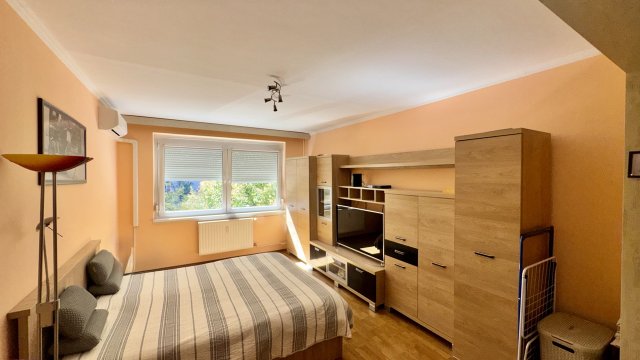 Kiadó panellakás, albérlet, Székesfehérvárott, Sütő utcában