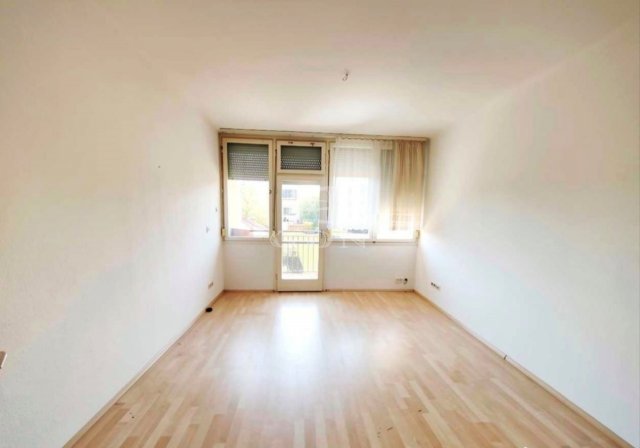 Eladó téglalakás, Cegléden 47.5 M Ft, 2+1 szobás