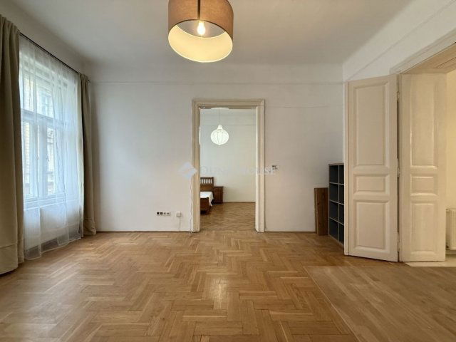 Eladó téglalakás, Budapesten, VI. kerületben 129.9 M Ft