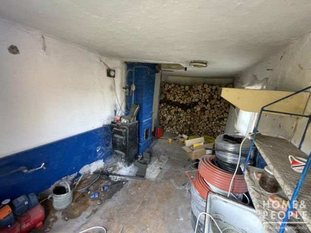 Eladó családi ház, Üllésen 7.5 M Ft, 2 szobás