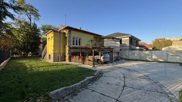 Eladó családi ház, Budapesten, X. kerületben 265 M Ft, 7 szobás