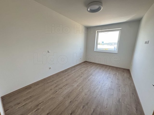 Kiadó téglalakás, albérlet, Győrött 418 E Ft / hó, 4 szobás