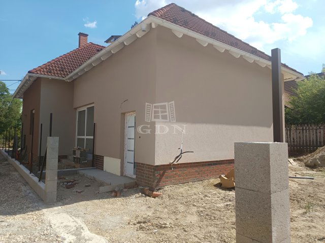 Eladó téglalakás, Százhalombattán 80 M Ft, 4 szobás