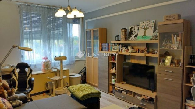 Eladó panellakás, Dorogon 42.9 M Ft, 2 szobás