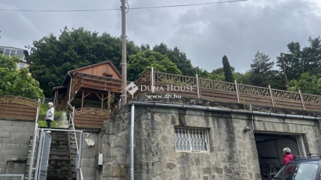 Eladó családi ház, Szentendrén 96.25 M Ft, 2 szobás