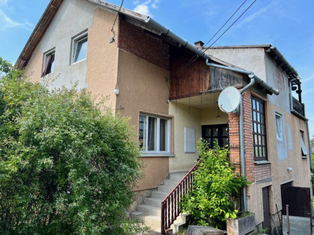 Eladó családi ház, Pilisvörösváron 129 M Ft, 6 szobás