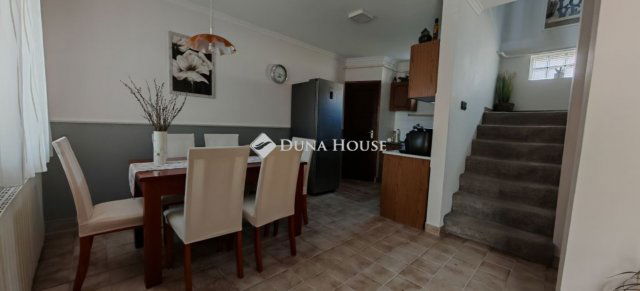 Eladó családi ház, Zalaegerszegen 98 M Ft, 7 szobás