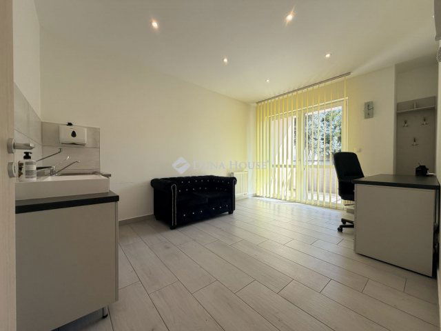 Kiadó iroda, Szombathelyen, Óperint utcában 245 E Ft / hó