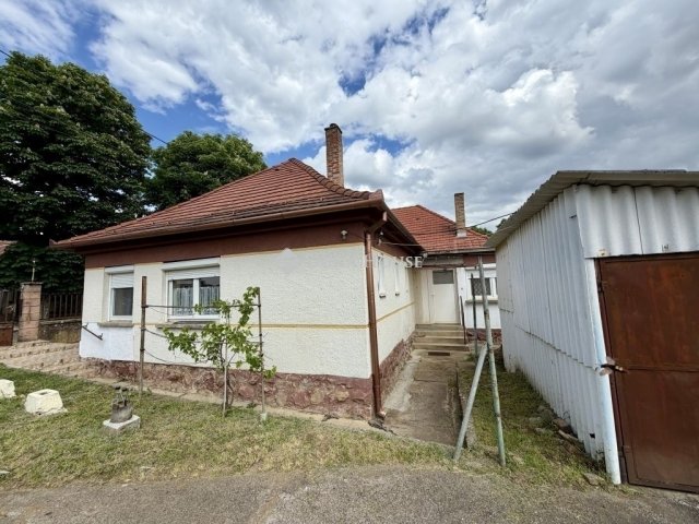 Eladó sorház, Pécsett 64.9 M Ft, 3 szobás / költözzbe.hu