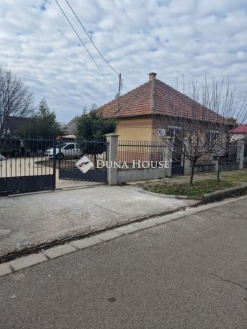 Eladó családi ház, Ercsiben 68 M Ft, 3 szobás