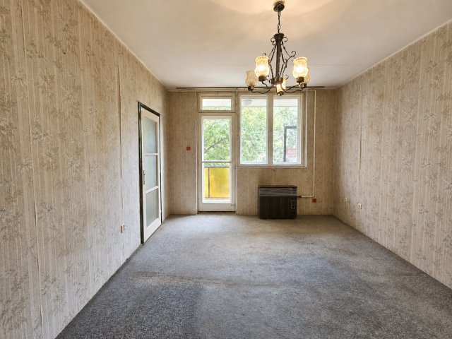 Eladó téglalakás, Szekszárdon 28 M Ft, 2 szobás