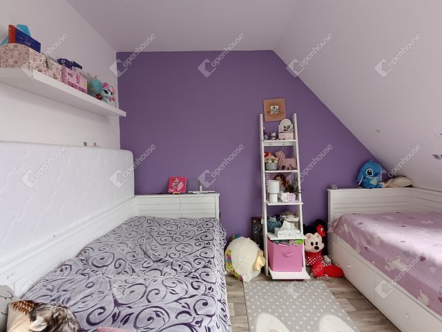 Eladó téglalakás, Sopronban 85 M Ft, 4 szobás