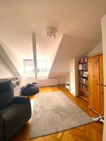 Eladó téglalakás, Pécsett 54.9 M Ft, 3 szobás