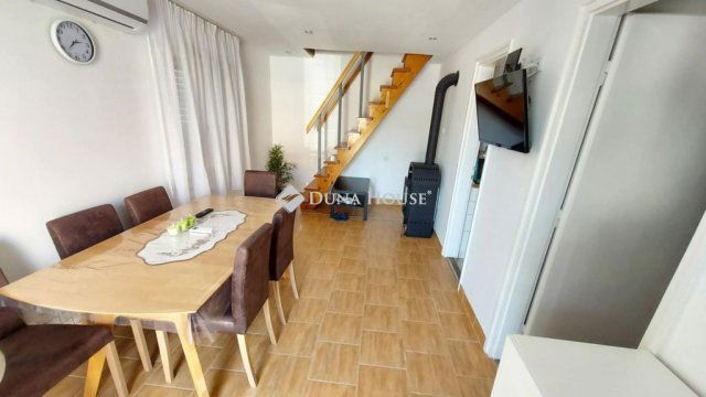 Kiadó nyaraló, Dombóváron, Hableány utcában 140 E Ft / hó
