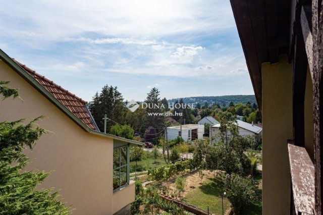 Eladó családi ház, Budapesten, II. kerületben 239.9 M Ft