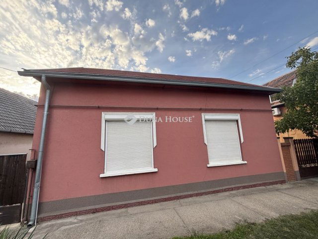 Eladó családi ház, Taksonyon 54.99 M Ft, 2 szobás