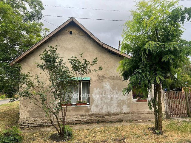 Eladó családi ház, Cegléden 19.9 M Ft, 2+1 szobás