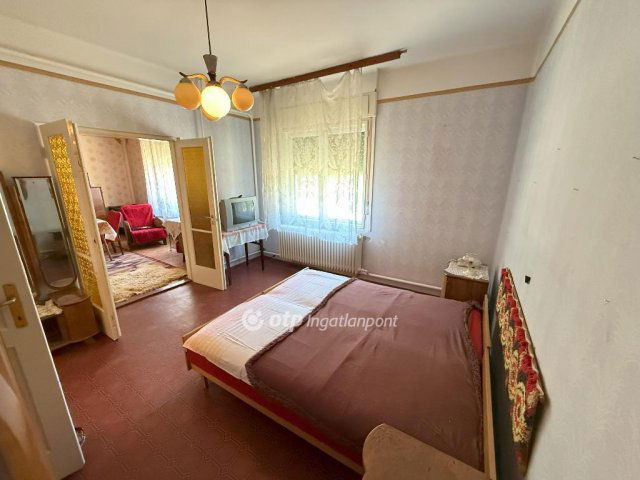 Eladó családi ház, Tiszapüspökin 17 M Ft, 4 szobás
